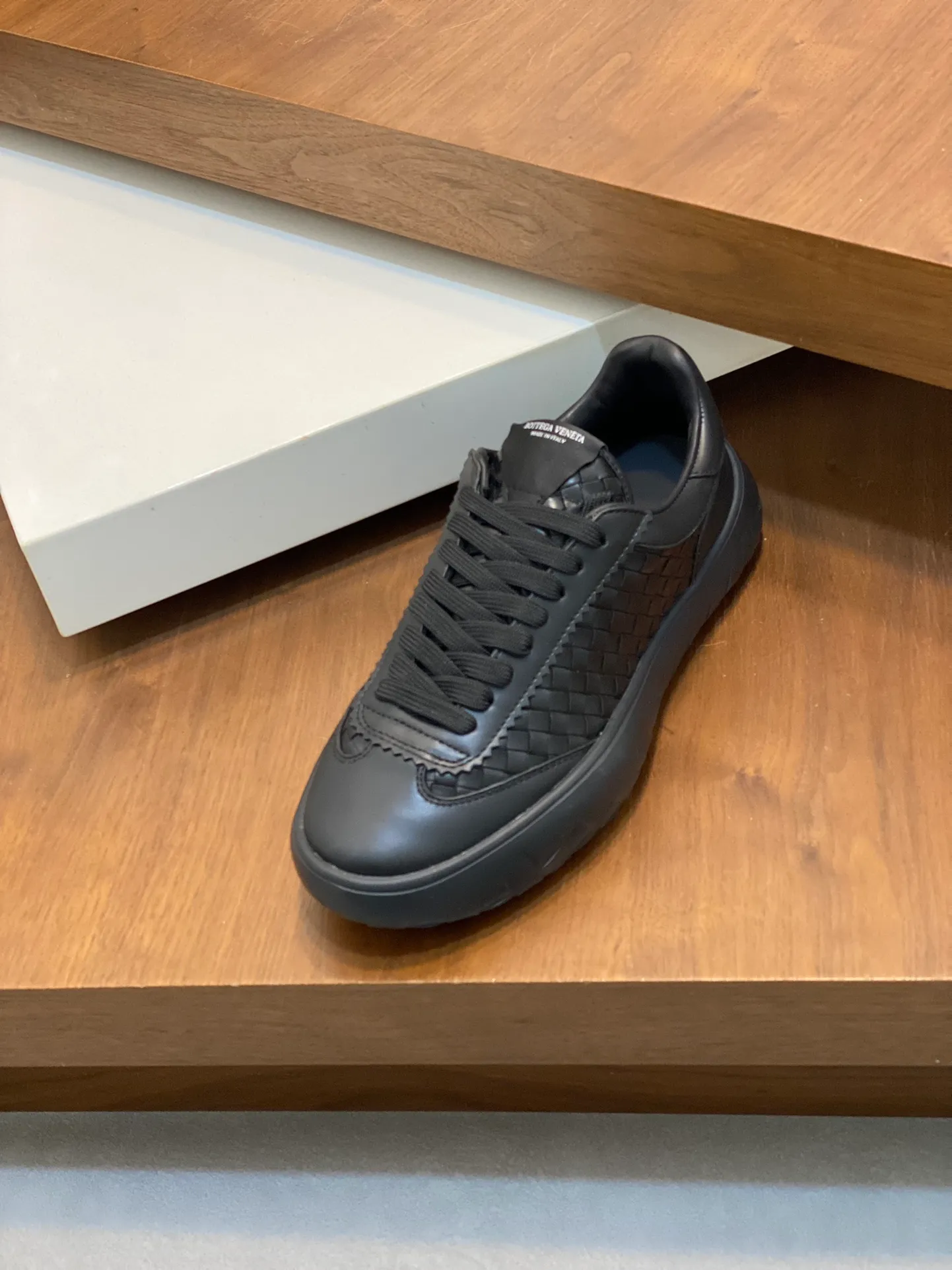 p440💰Men's Shoes BV/Bottega Veneta🆕The new men's moral training sneakers, made of Sneaker technology nylon and suede, inspired by retro basketball shoes, a new interpretation of classic sneakers, a lightweight, comfortable and breathable summer must-have item, the soles are made of classic woven texture, super recognizable, nylon suede stitching, full of texture!  Size: 38-45